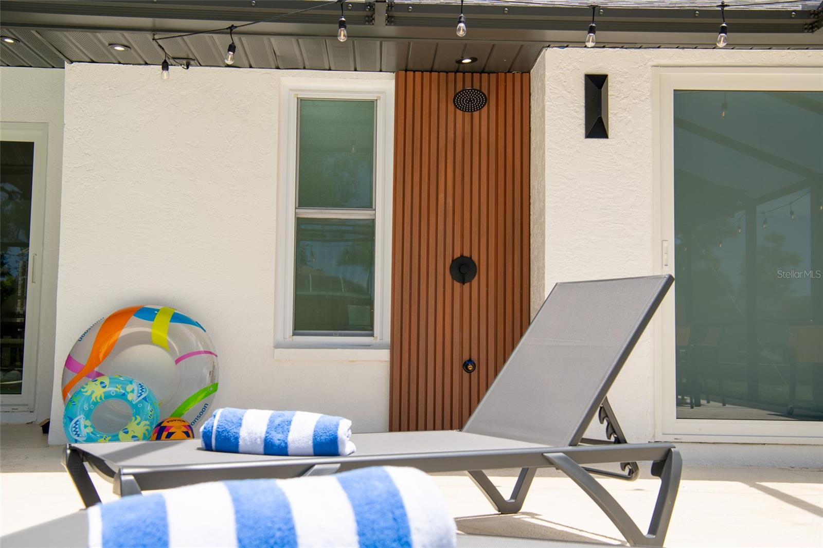 VENICE GARDENS SEC 3 - Residential Lease