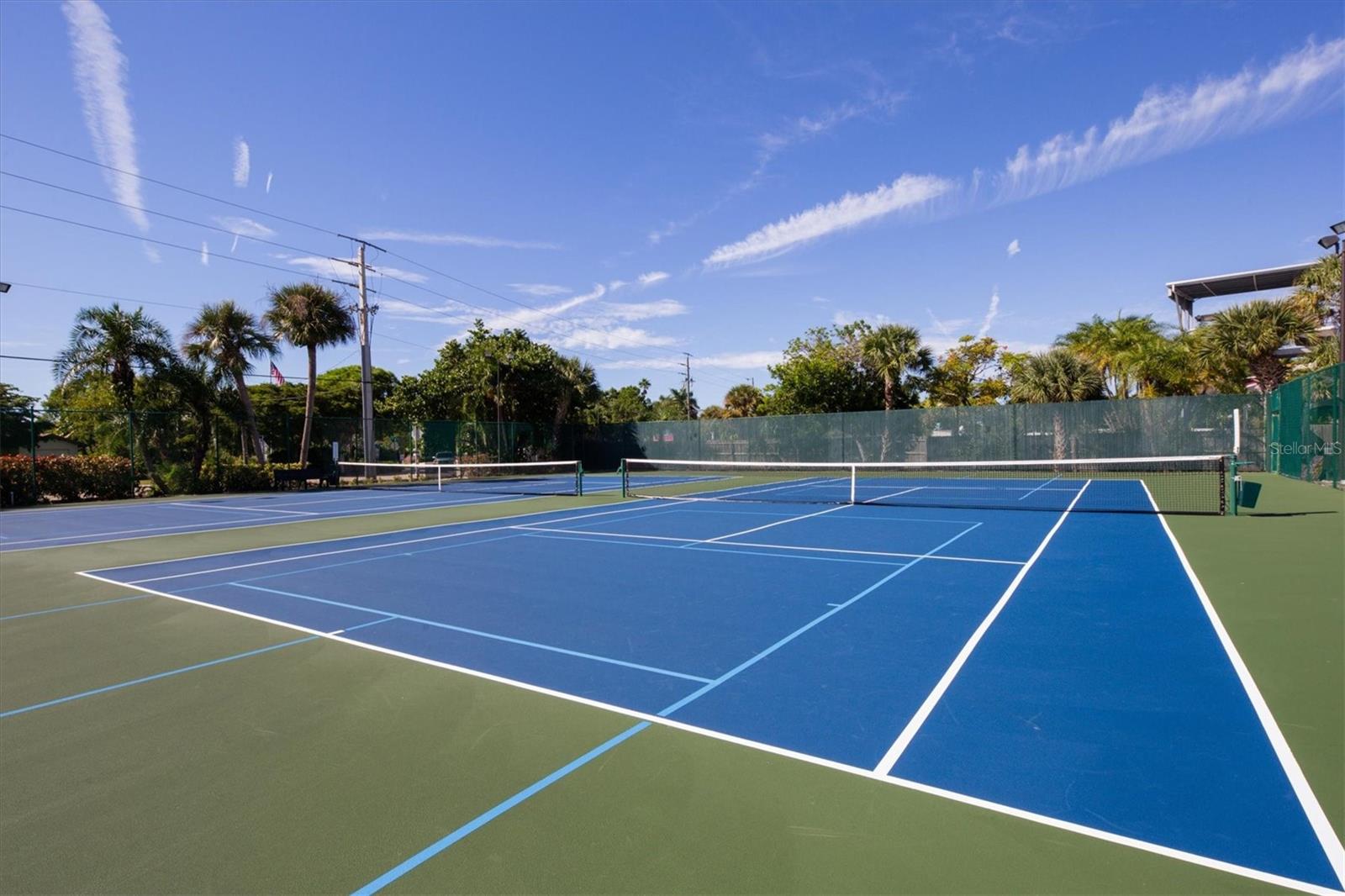 SUNRISE COVE SEC 4 - Residential