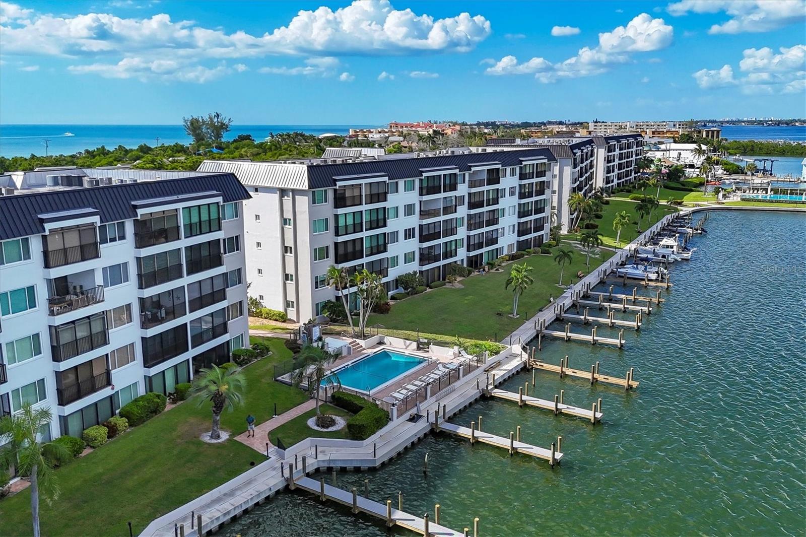 SUNRISE COVE SEC 4 - Residential