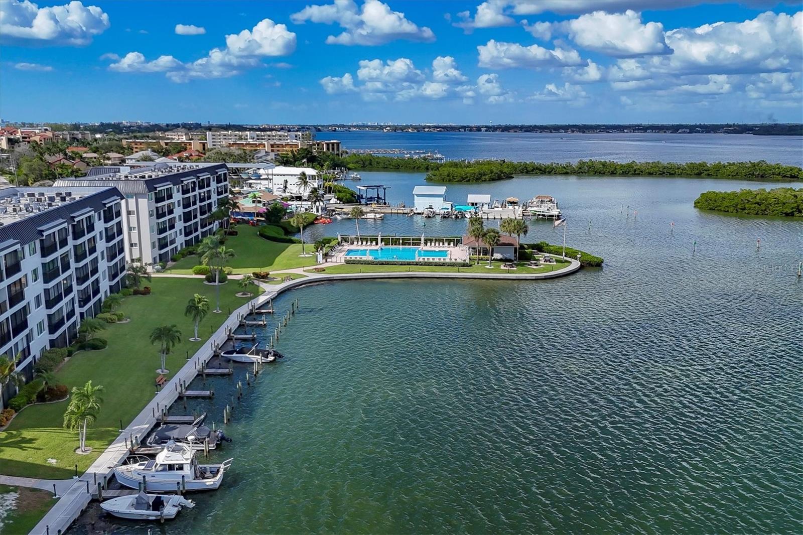 SUNRISE COVE SEC 4 - Residential