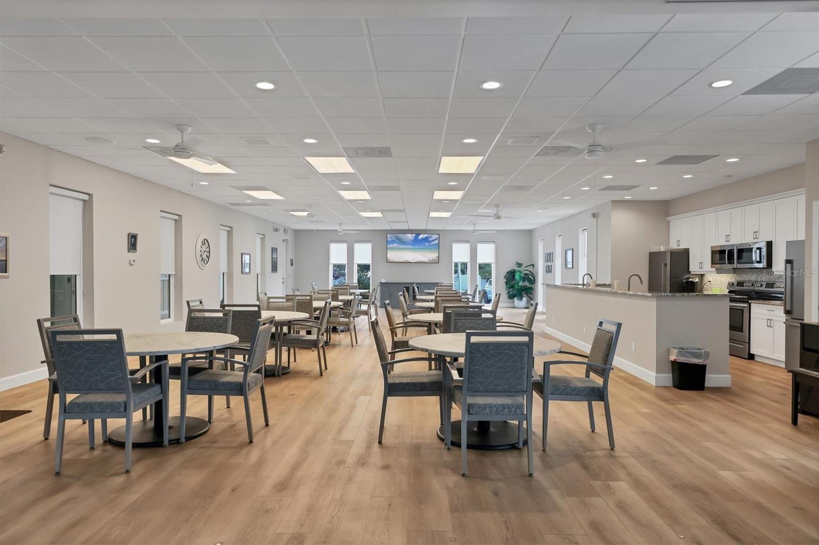 SUNRISE COVE SEC 4 - Residential