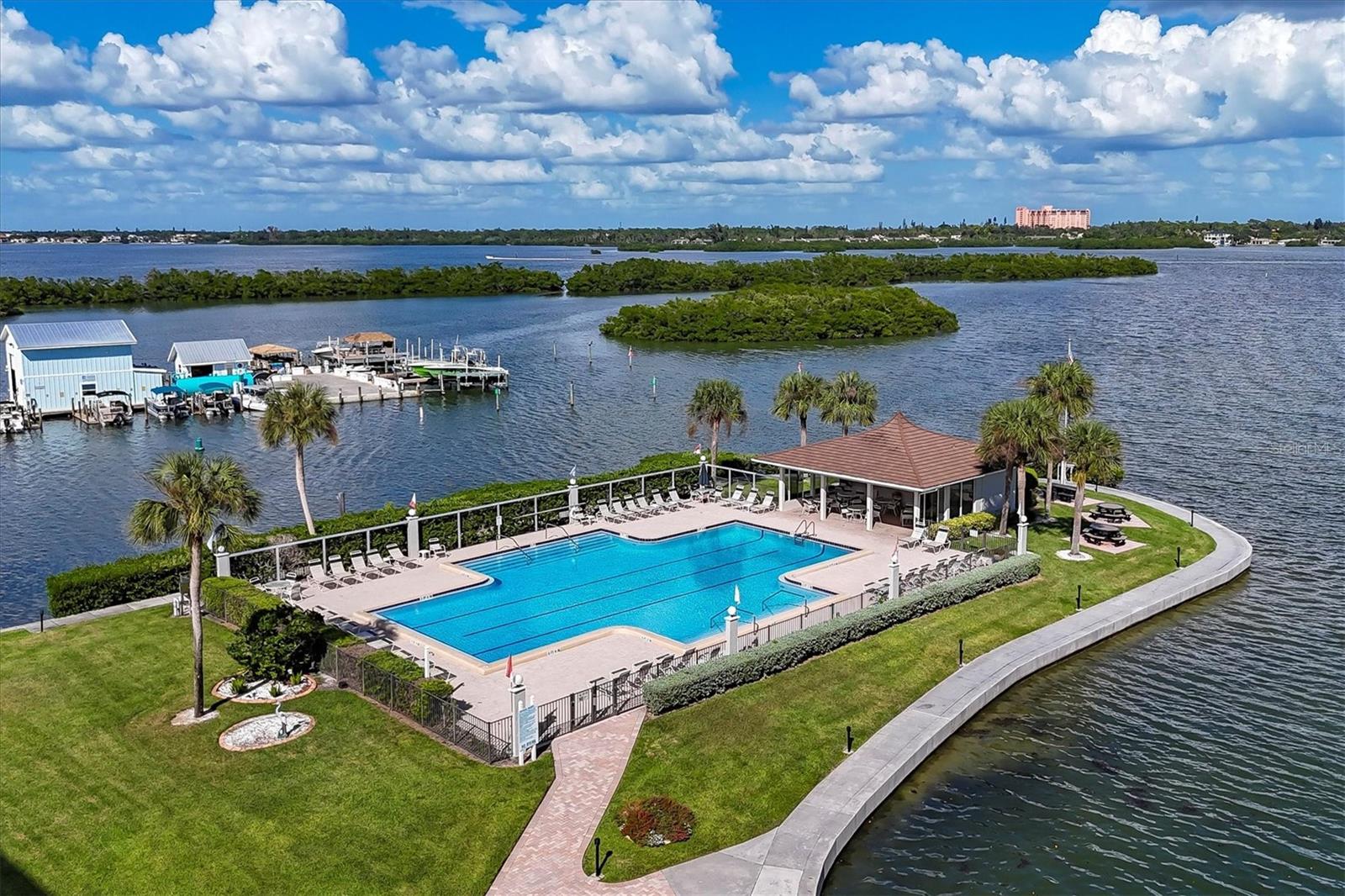 SUNRISE COVE SEC 4 - Residential