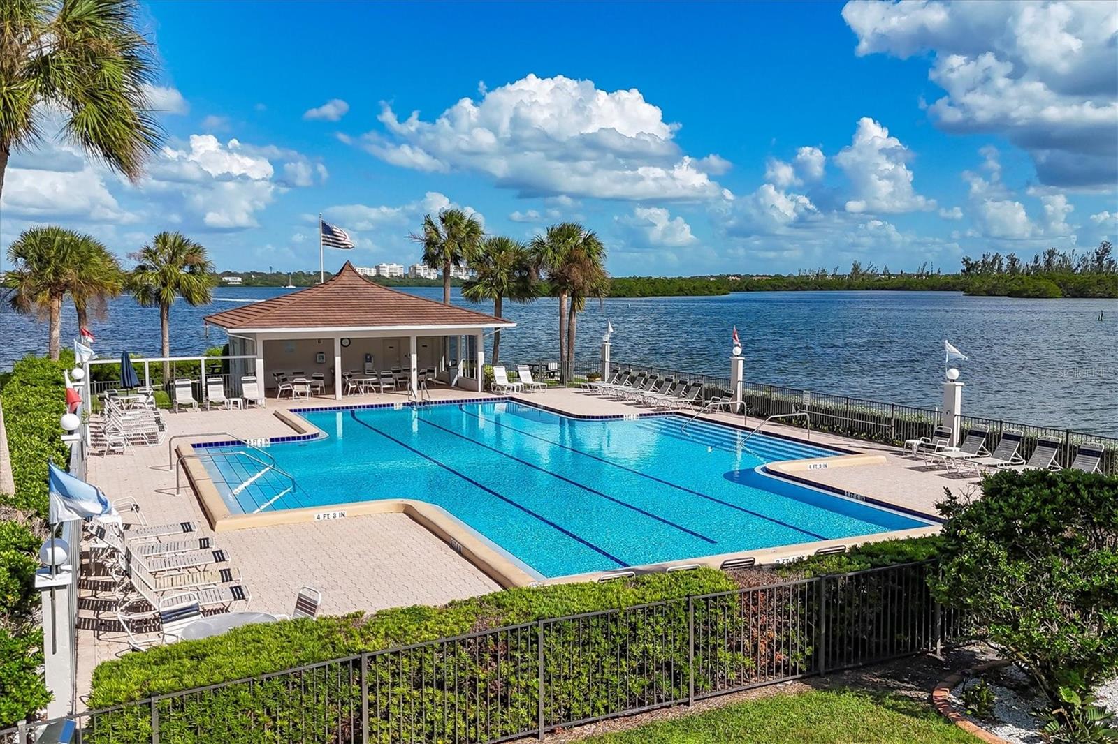 SUNRISE COVE SEC 4 - Residential