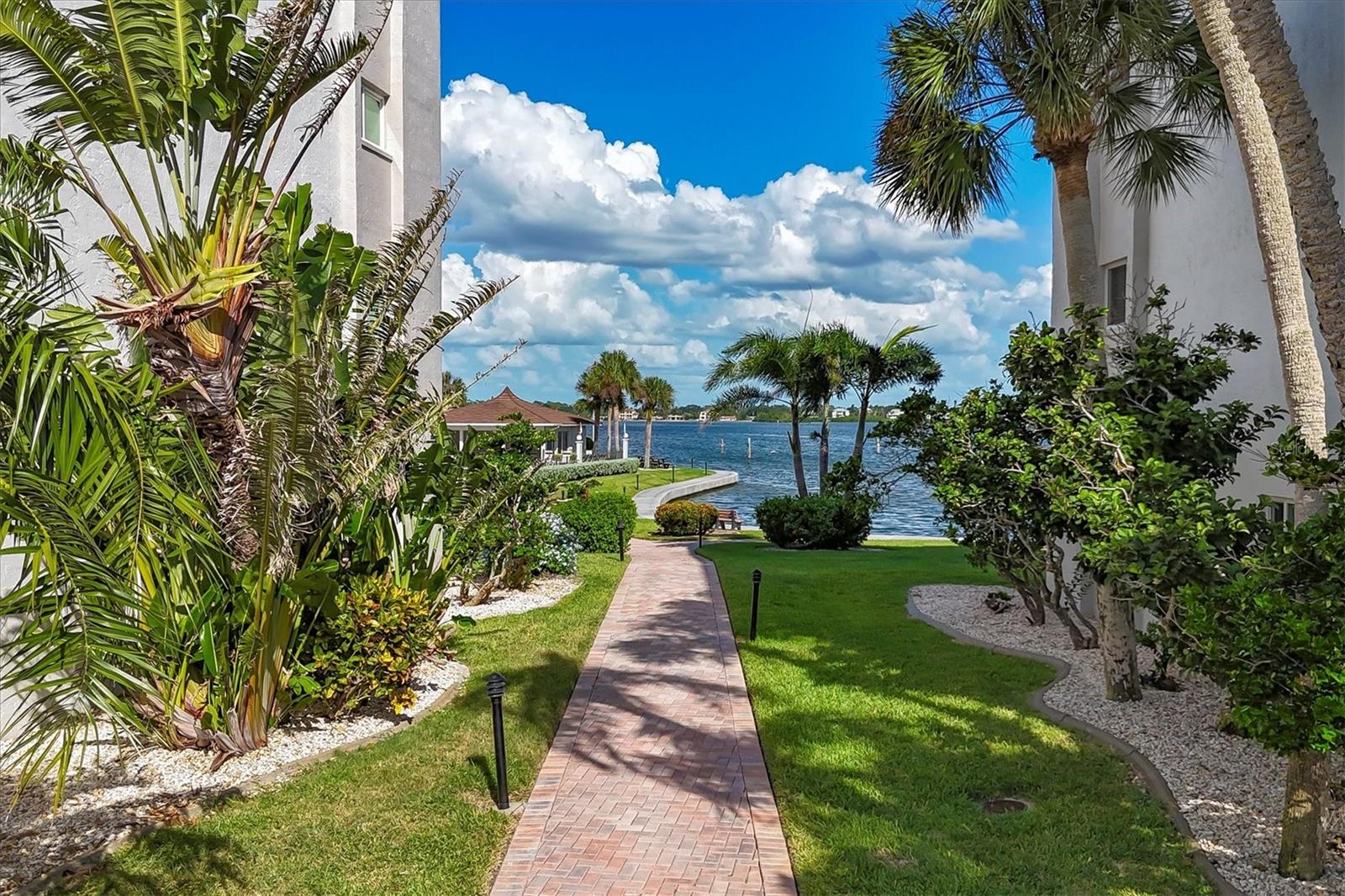 SUNRISE COVE SEC 4 - Residential