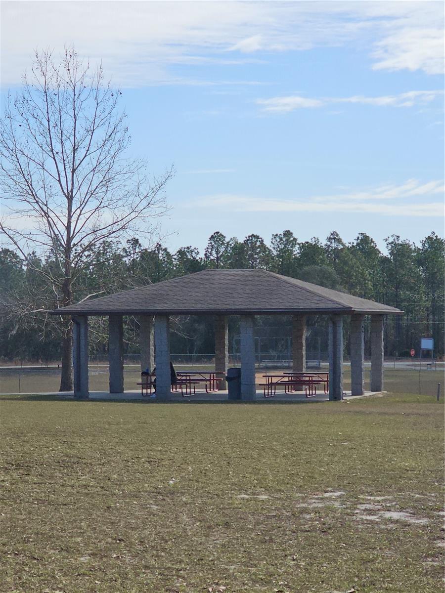 RAINBOW LAKES ESTATES - Land