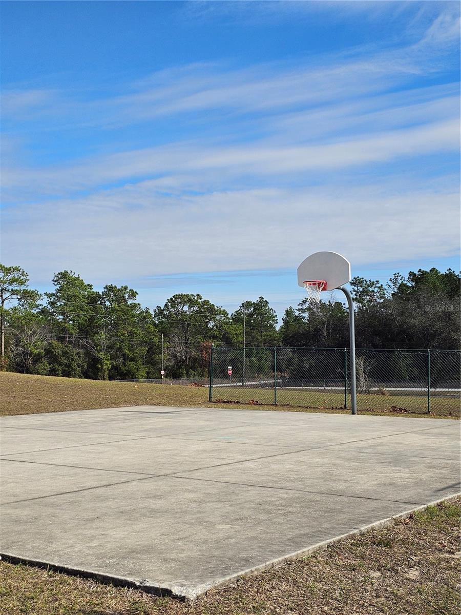 RAINBOW LAKES ESTATES - Land