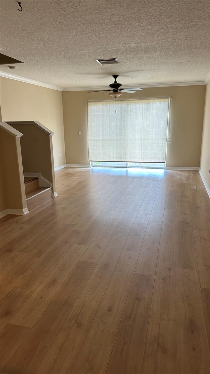 6918 HAWTHORNE TRACE LANE