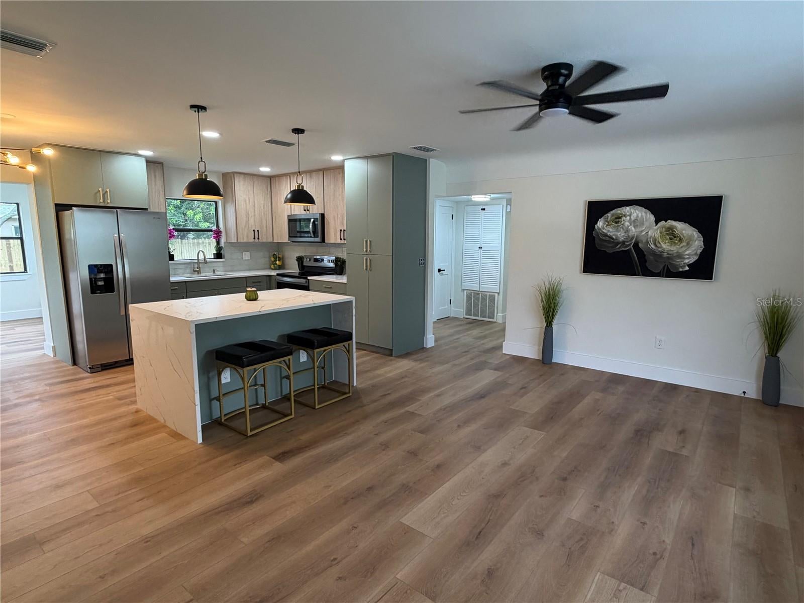 1800 CARDINAL DRIVE