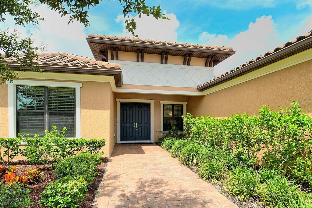 Photo of 4916 Tivoli Run, Bradenton, FL 34211 (MLS # A4656656)