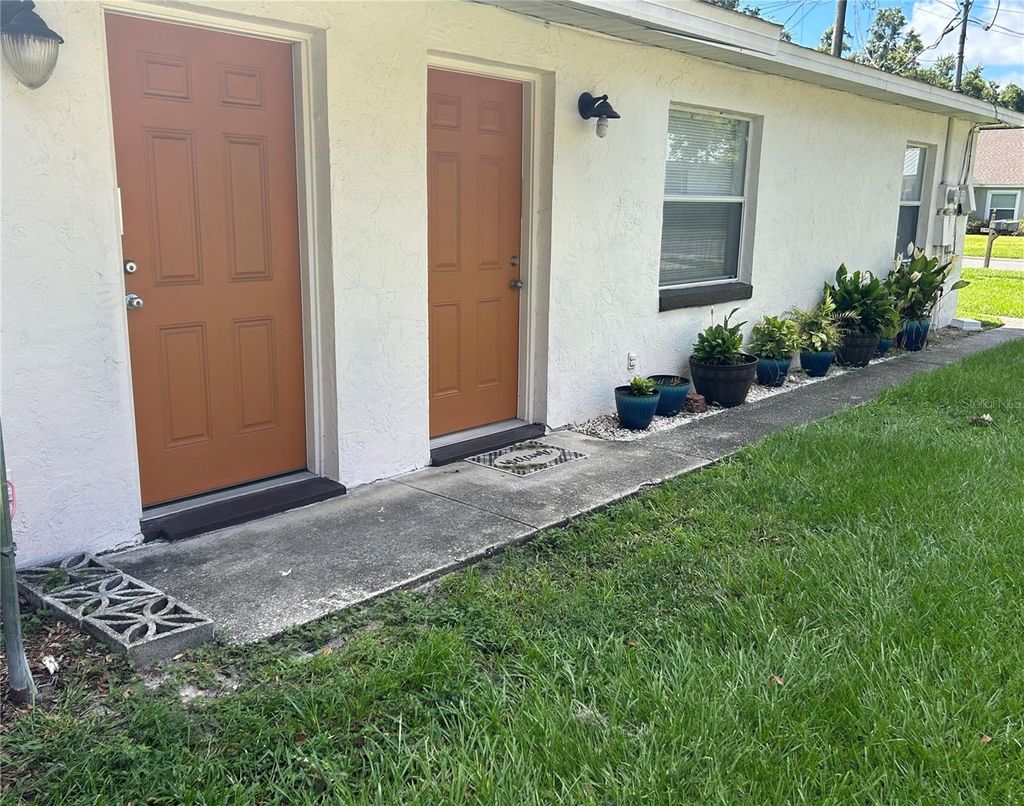 Photo of 704 Sunset Avenue #B, Auburndale, FL 33823 (MLS # K4903359)