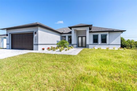 A home in PORT CHARLOTTE