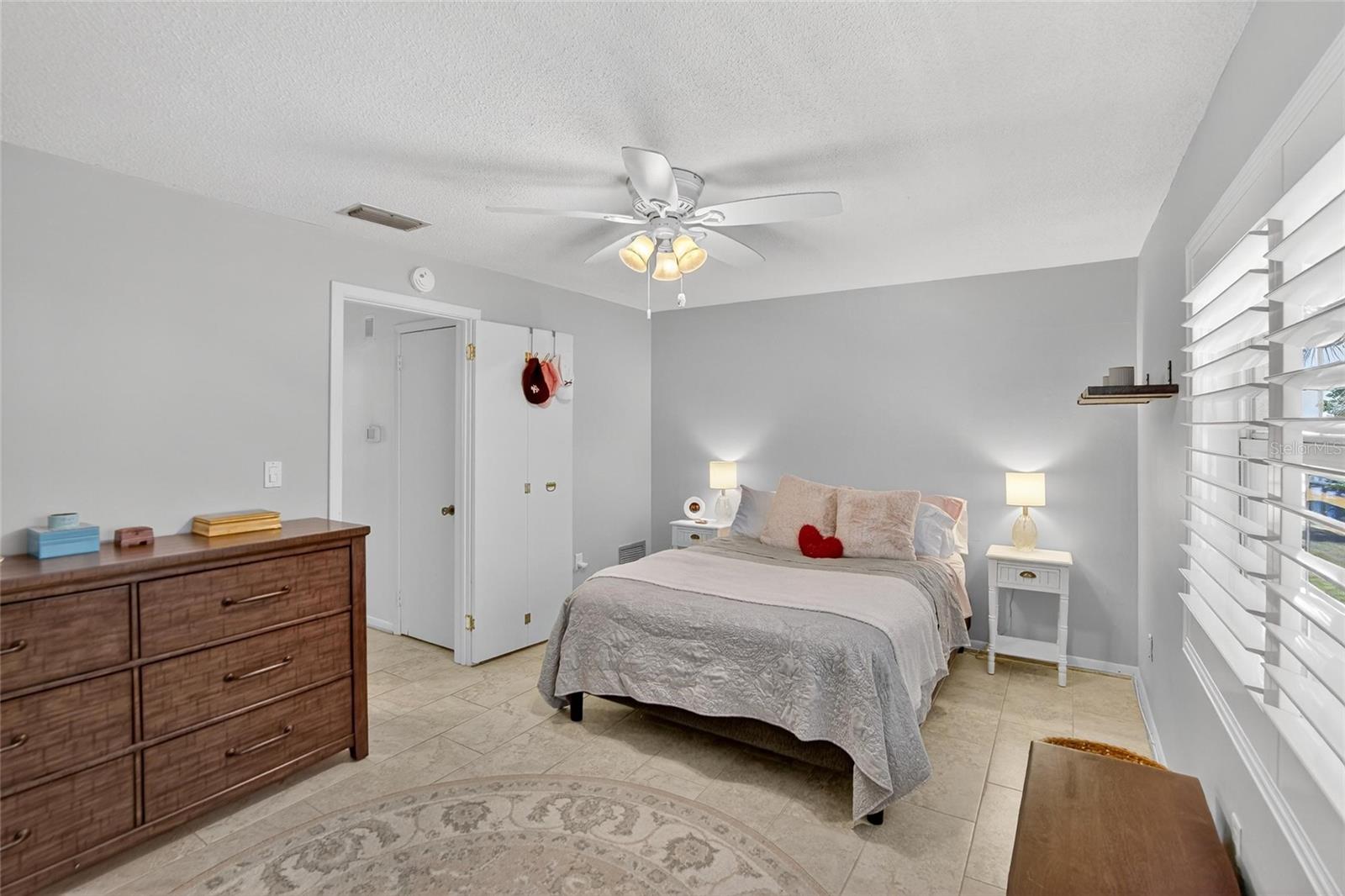 VELVET CLOAKE CONDO - Residential Lease