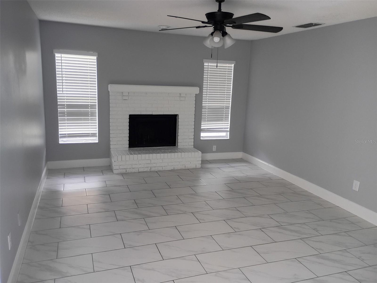 5585 RED BONE LANE