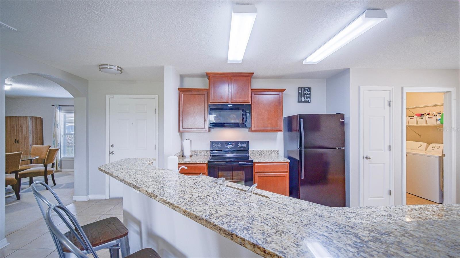 SHERMAN HILLS - Residential Lease