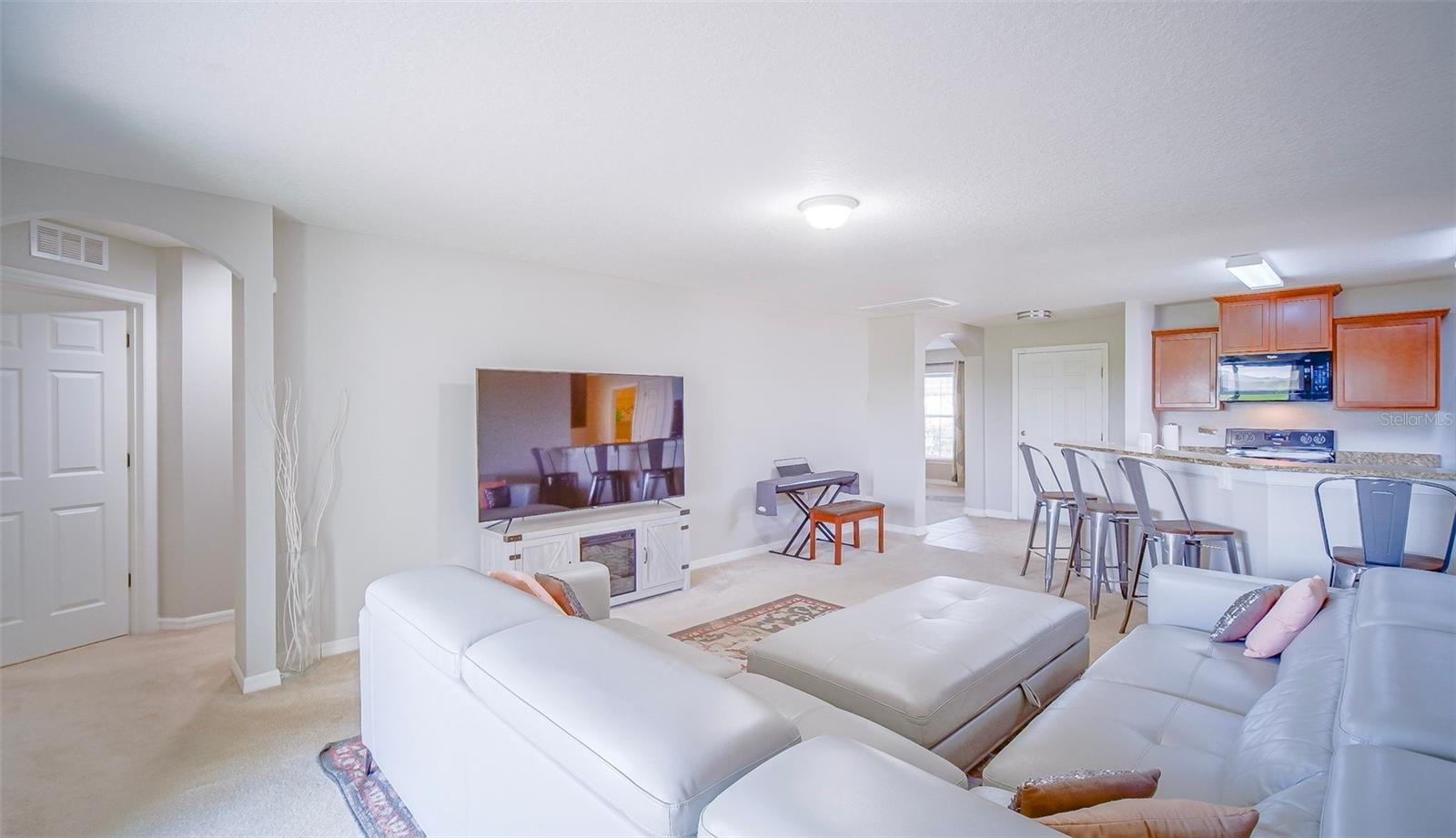 SHERMAN HILLS - Residential Lease