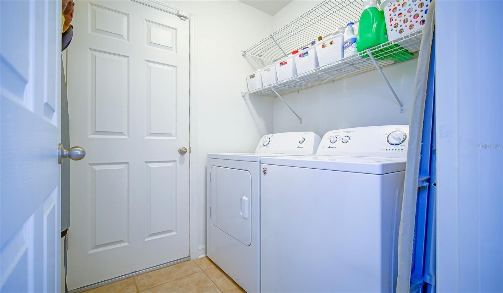 SHERMAN HILLS - Residential Lease