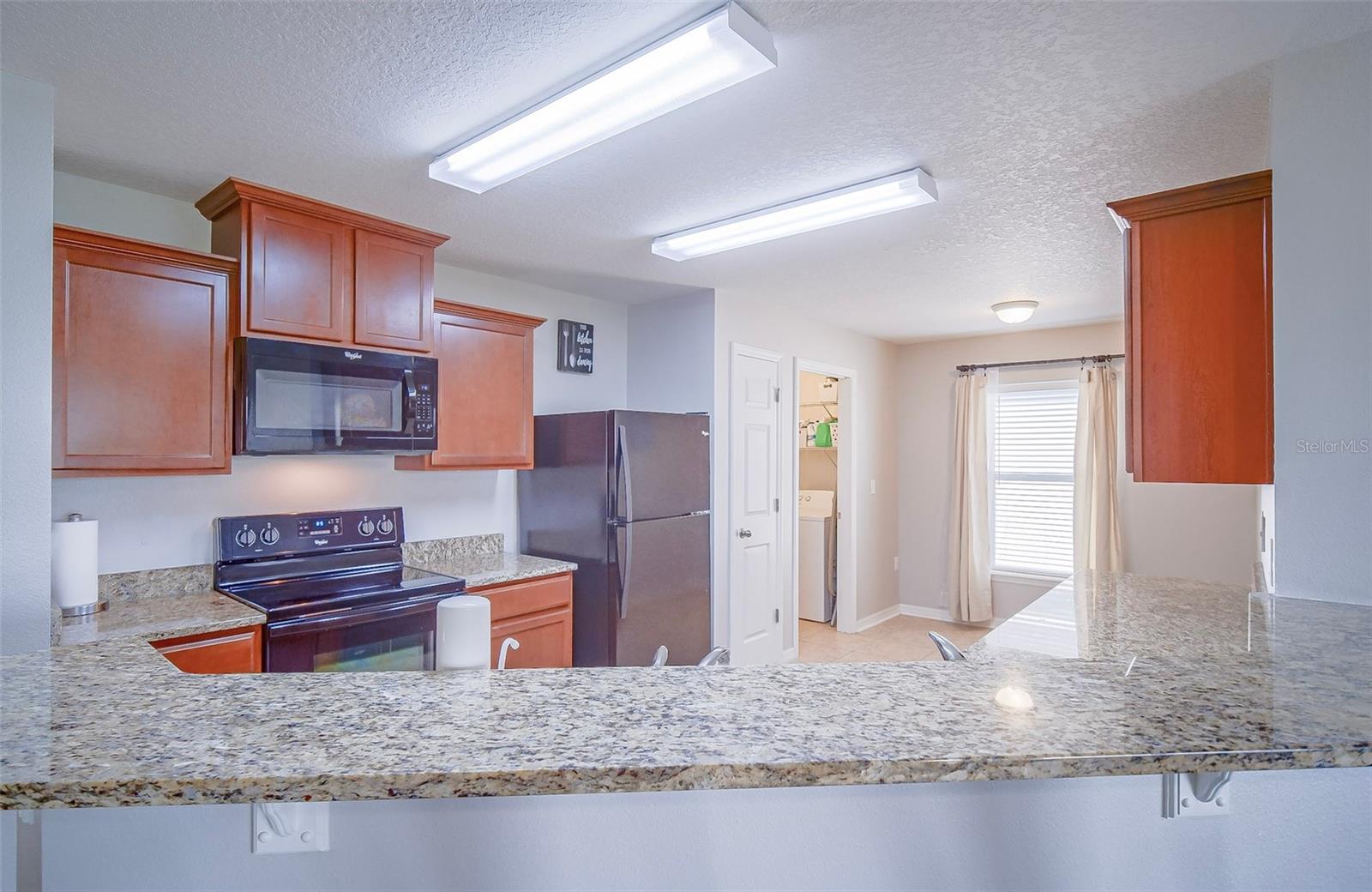 SHERMAN HILLS - Residential Lease