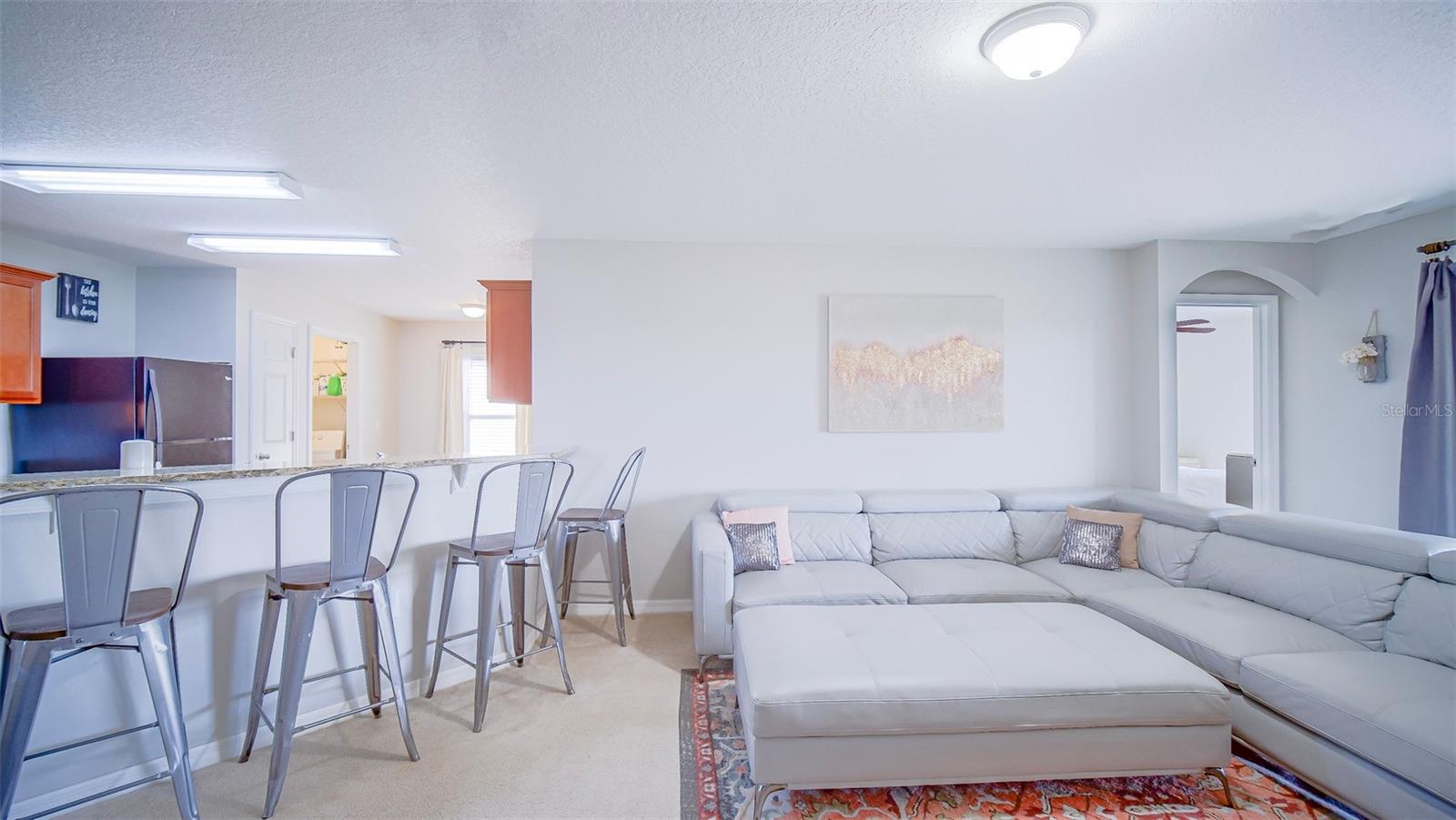 SHERMAN HILLS - Residential Lease