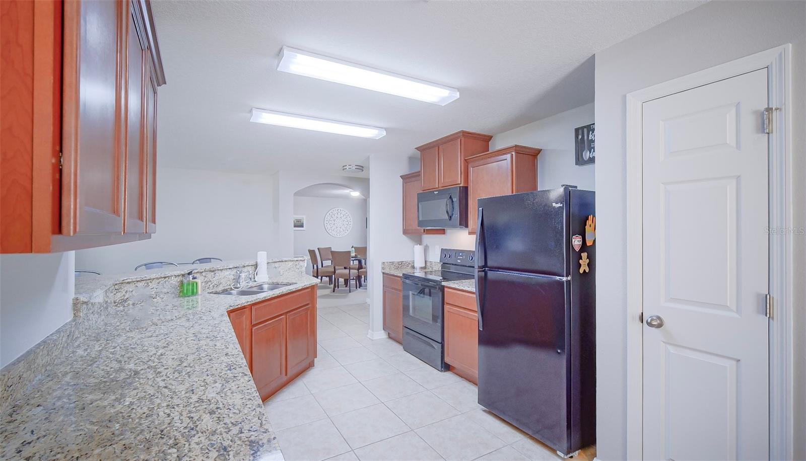 SHERMAN HILLS - Residential Lease