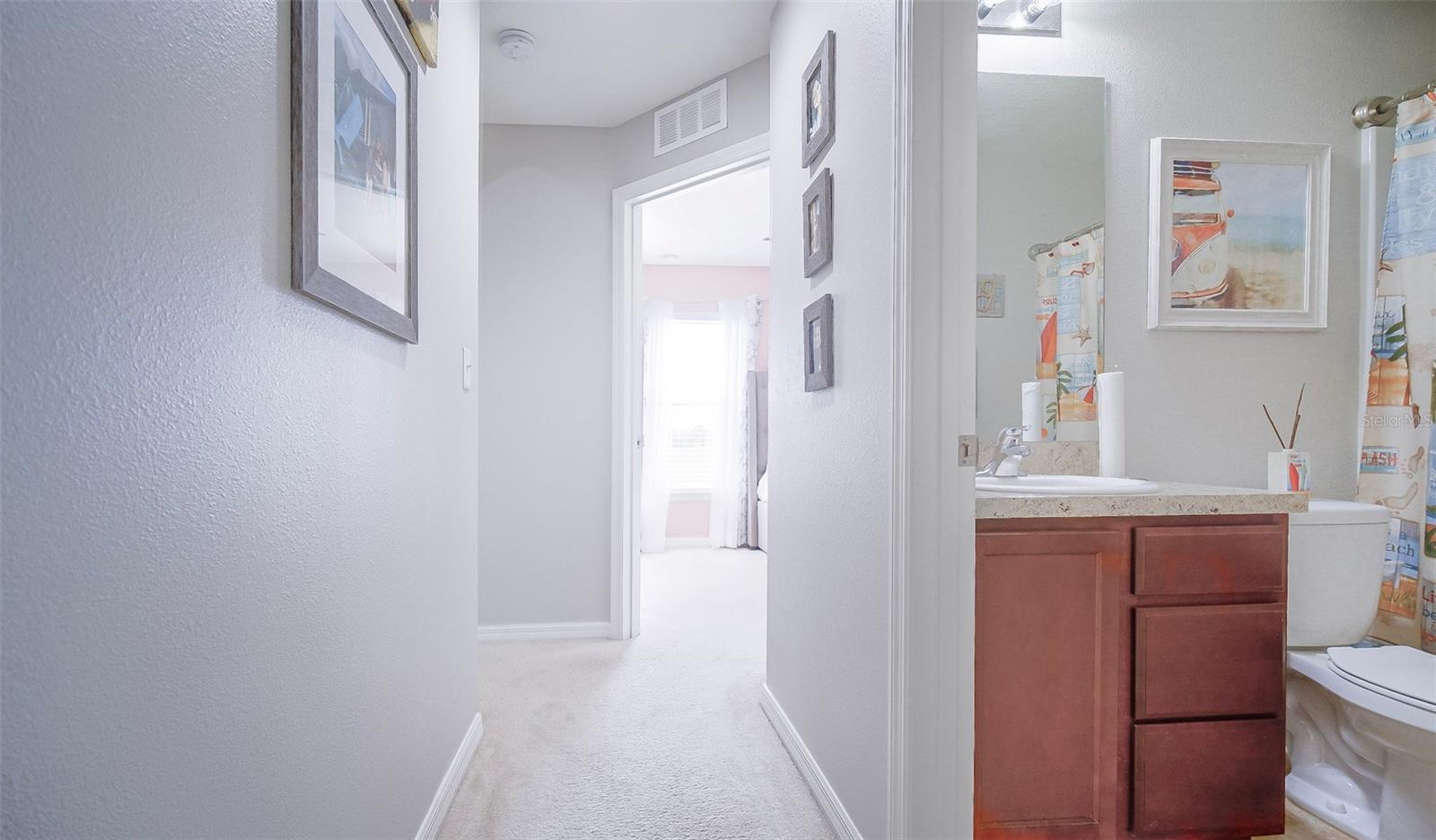 SHERMAN HILLS - Residential Lease