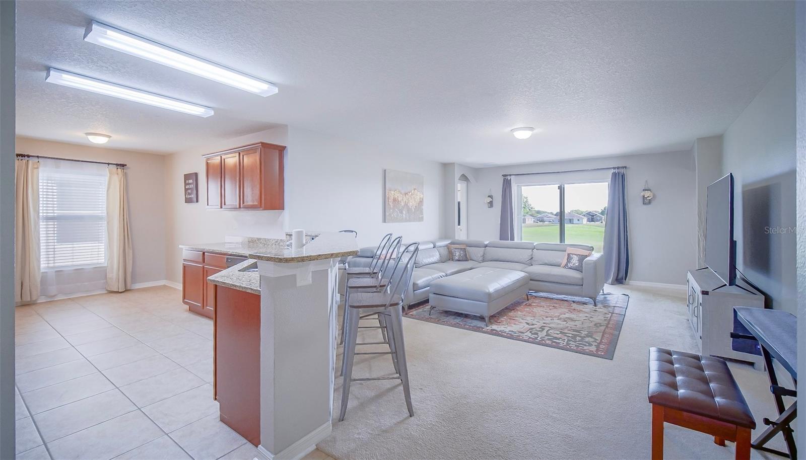 SHERMAN HILLS - Residential Lease