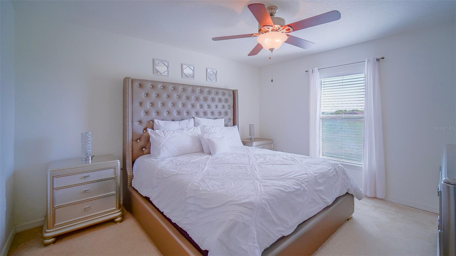 SHERMAN HILLS - Residential Lease