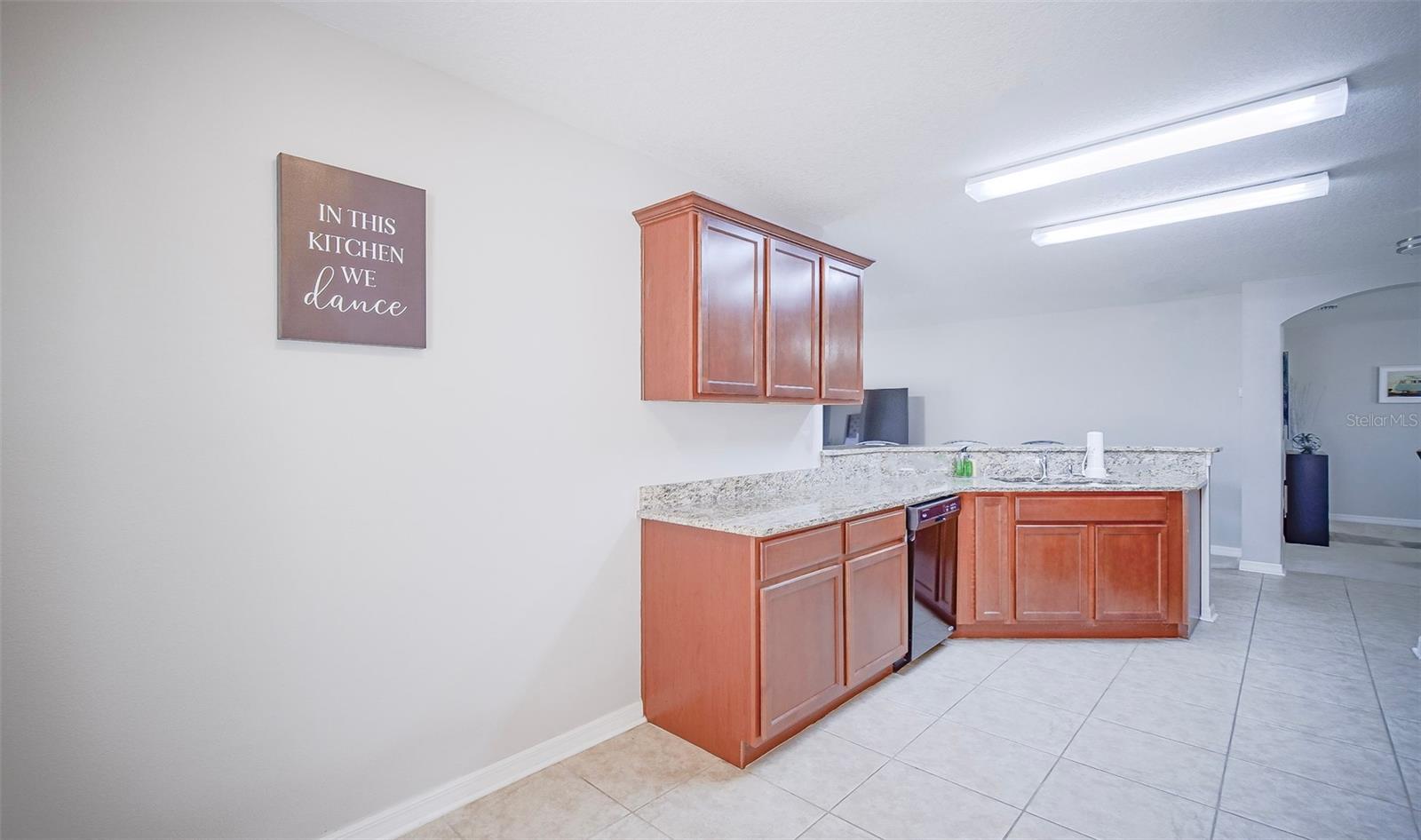 SHERMAN HILLS - Residential Lease