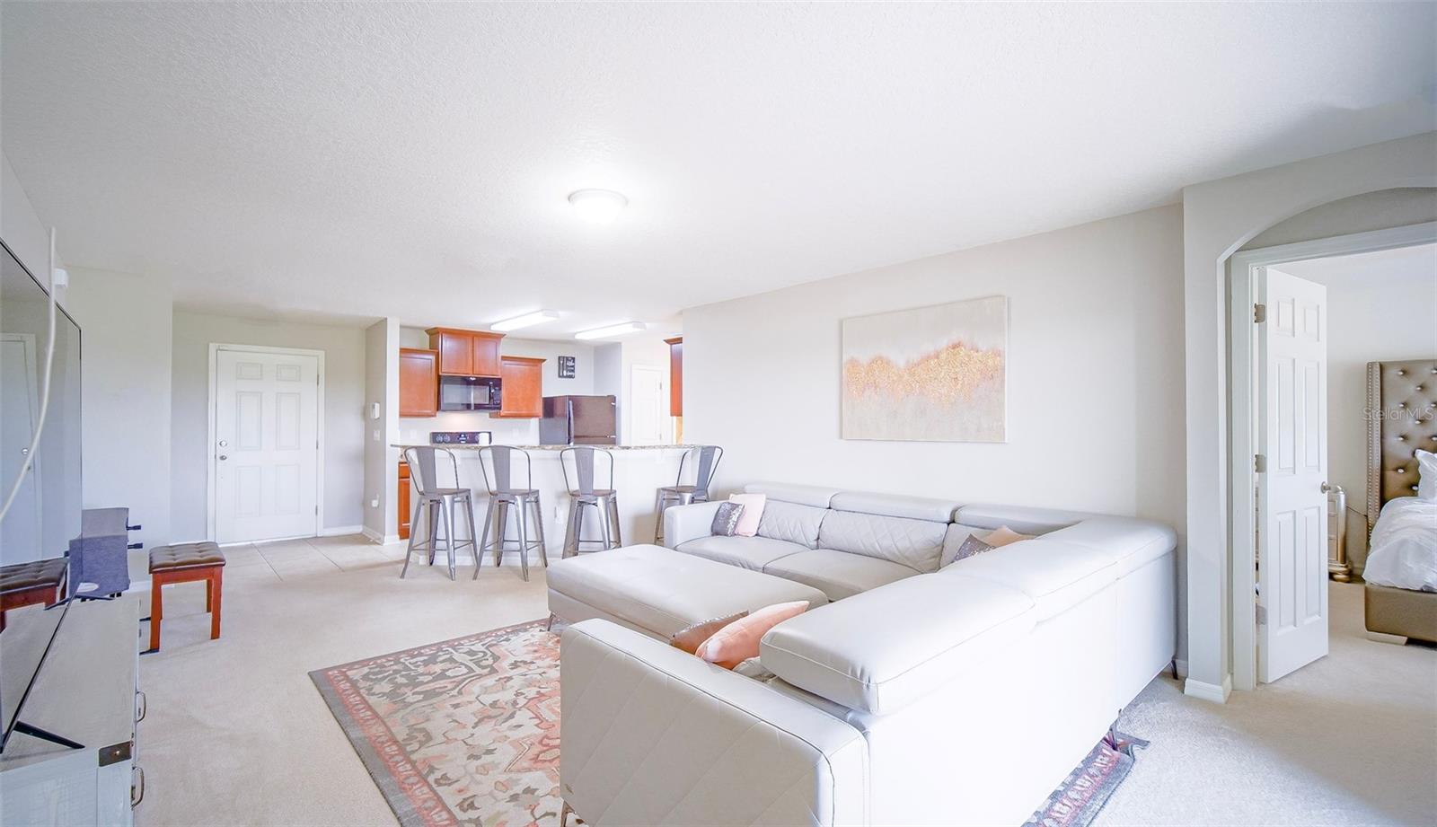 SHERMAN HILLS - Residential Lease