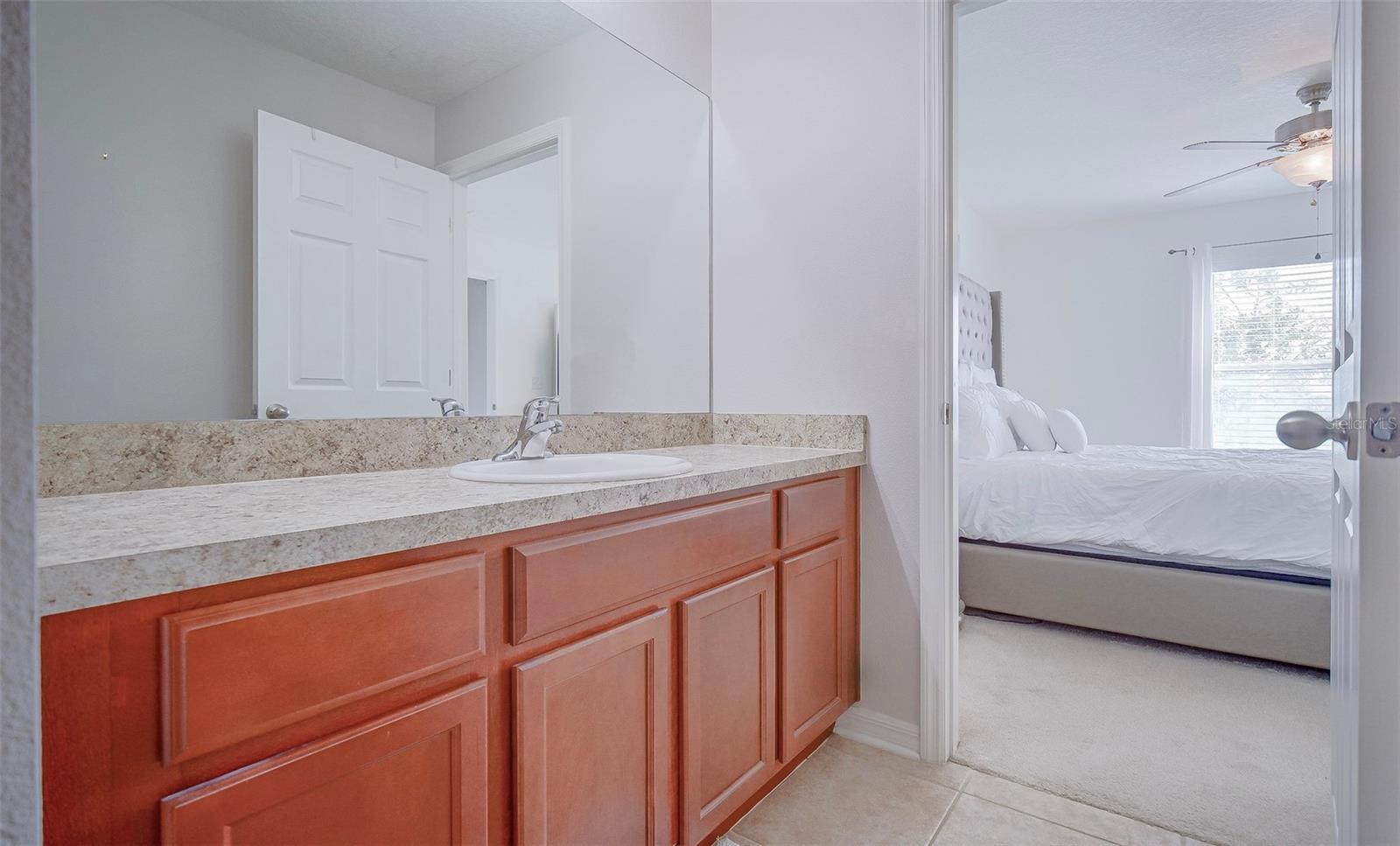 SHERMAN HILLS - Residential Lease