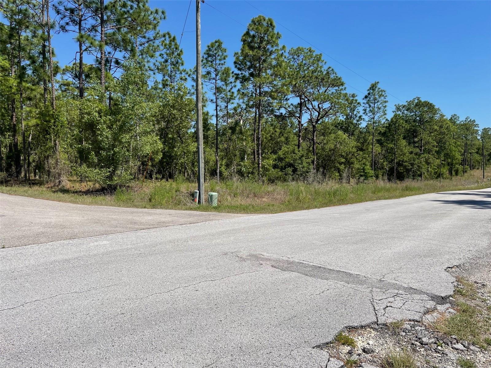 RAINBOW LAKES ESTATES - Land