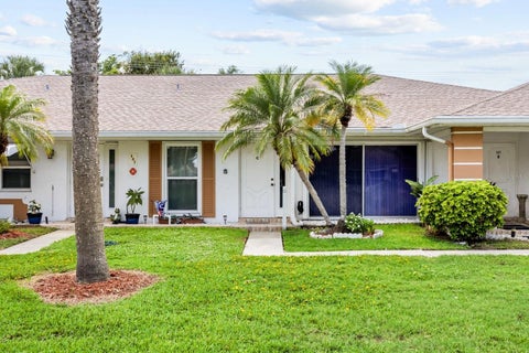 Photo of 127 Lakes End Drive #C, Fort Pierce, FL 34982 (MLS # G5114305)