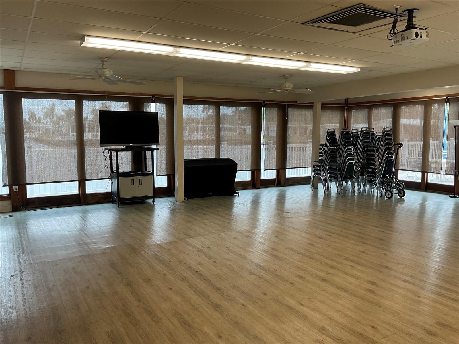 BAY ARISTOCRAT VILLAGE MOBILE HOME PARK UNREC - Residential