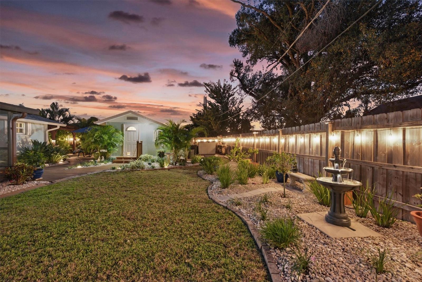 SOUTH VENICE - Residential