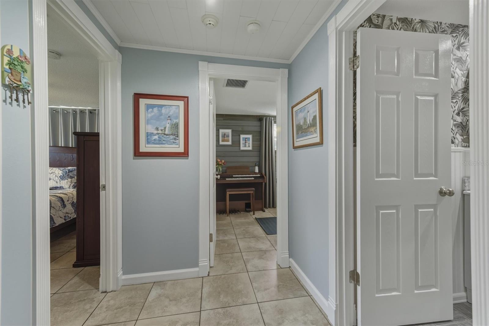 SOUTH VENICE - Residential