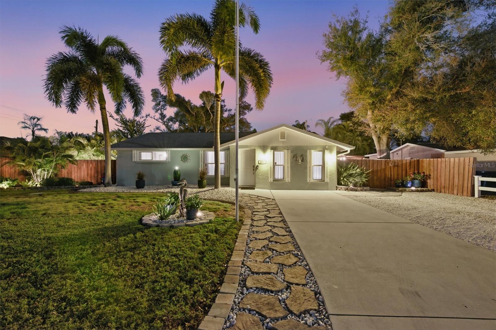 SOUTH VENICE - Residential