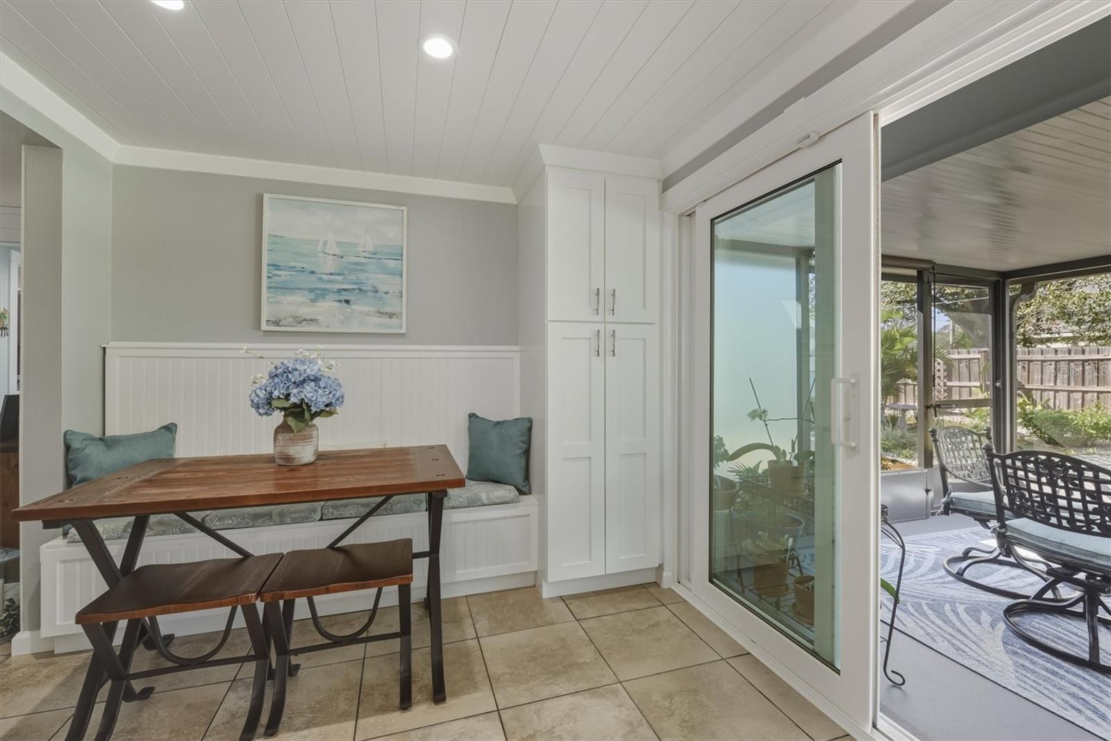 SOUTH VENICE - Residential