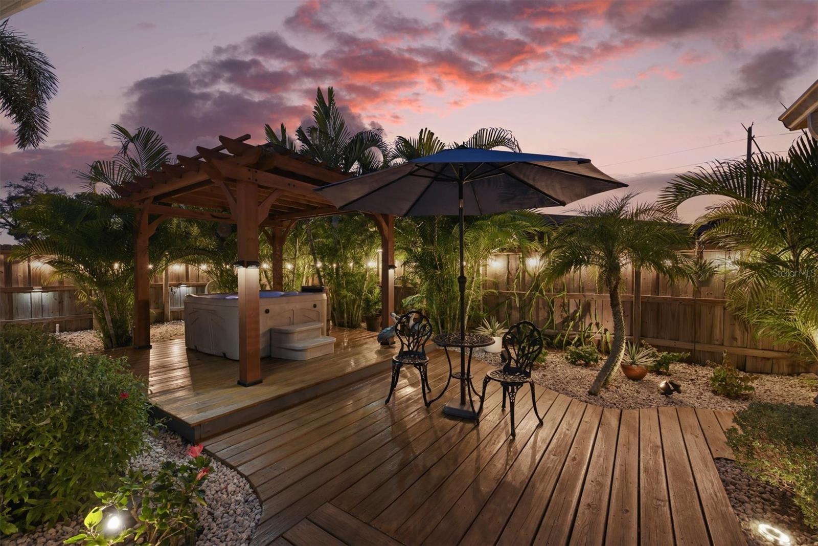 SOUTH VENICE - Residential