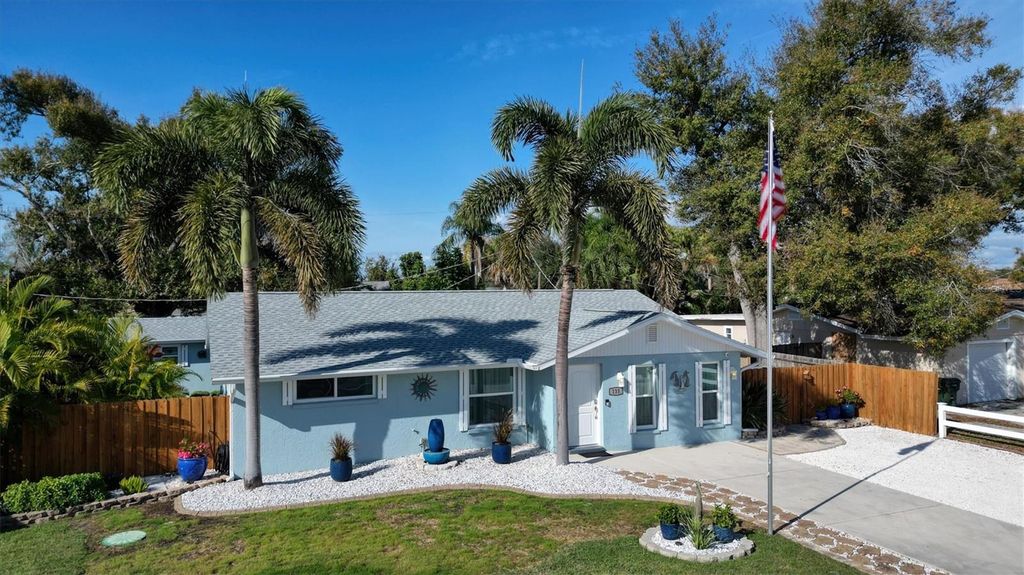 Photo of 133 Altair Road, Venice, FL 34293 (MLS # N6142124)