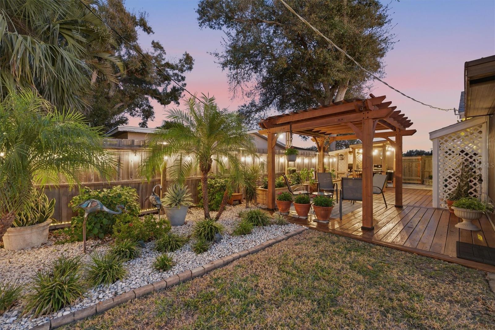 SOUTH VENICE - Residential