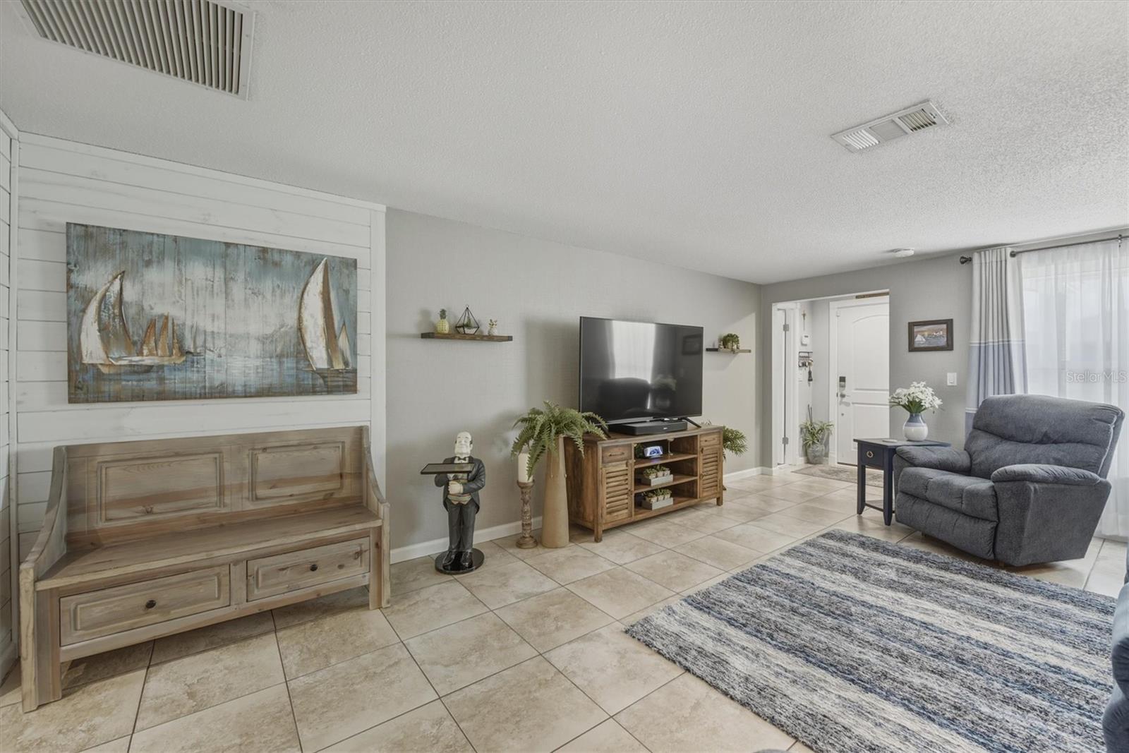 SOUTH VENICE - Residential