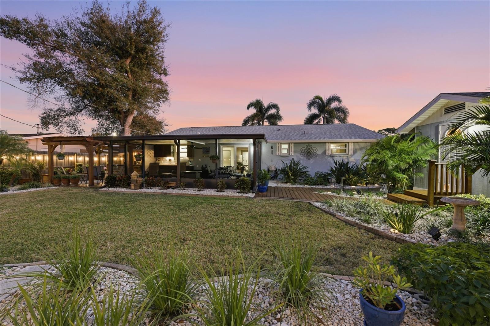 SOUTH VENICE - Residential