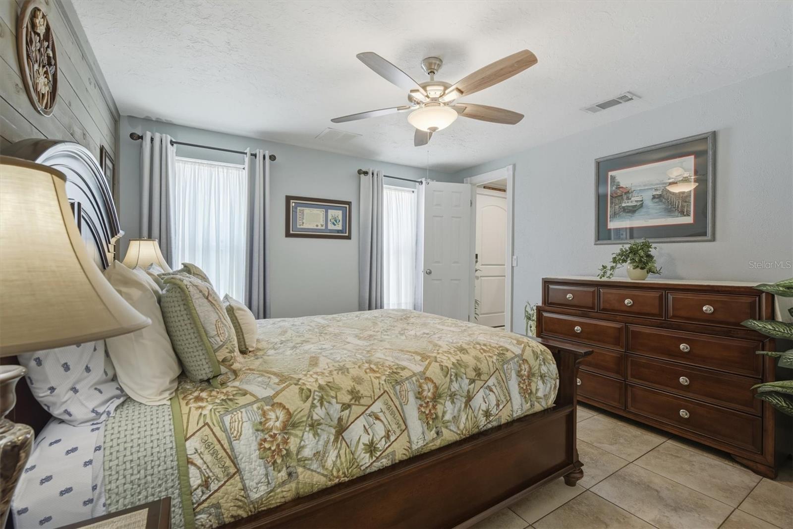 SOUTH VENICE - Residential