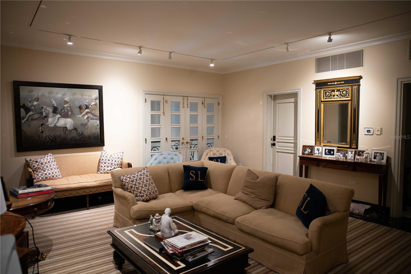 URB. SAN PATRICIO ESTATES - Residential