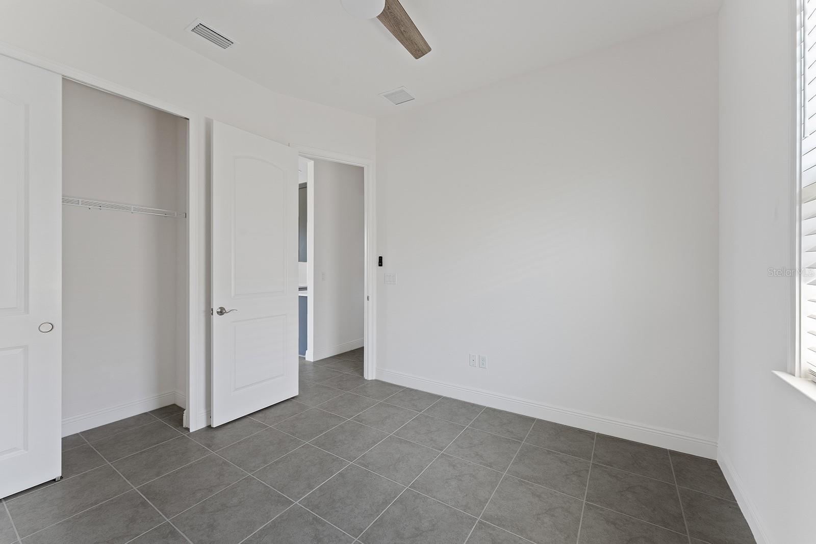 EAGLE CRK VLG J & K PH 2B1 - Residential Lease