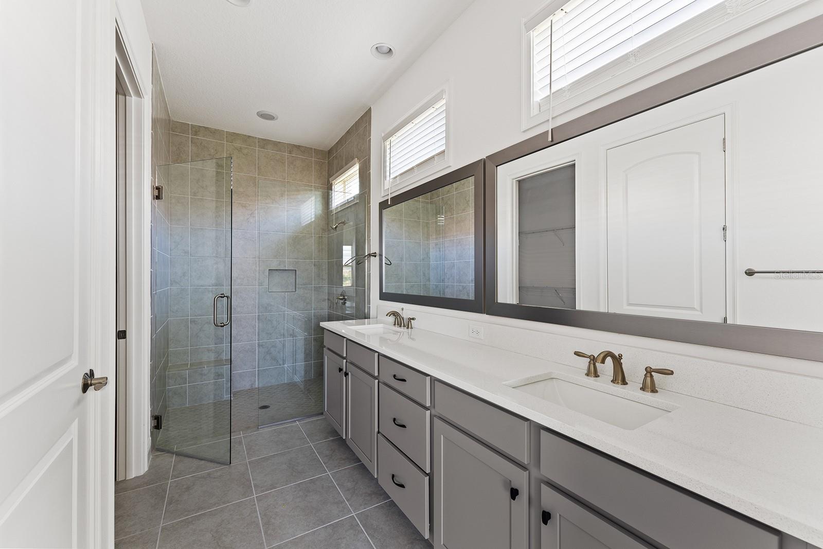 EAGLE CRK VLG J & K PH 2B1 - Residential Lease