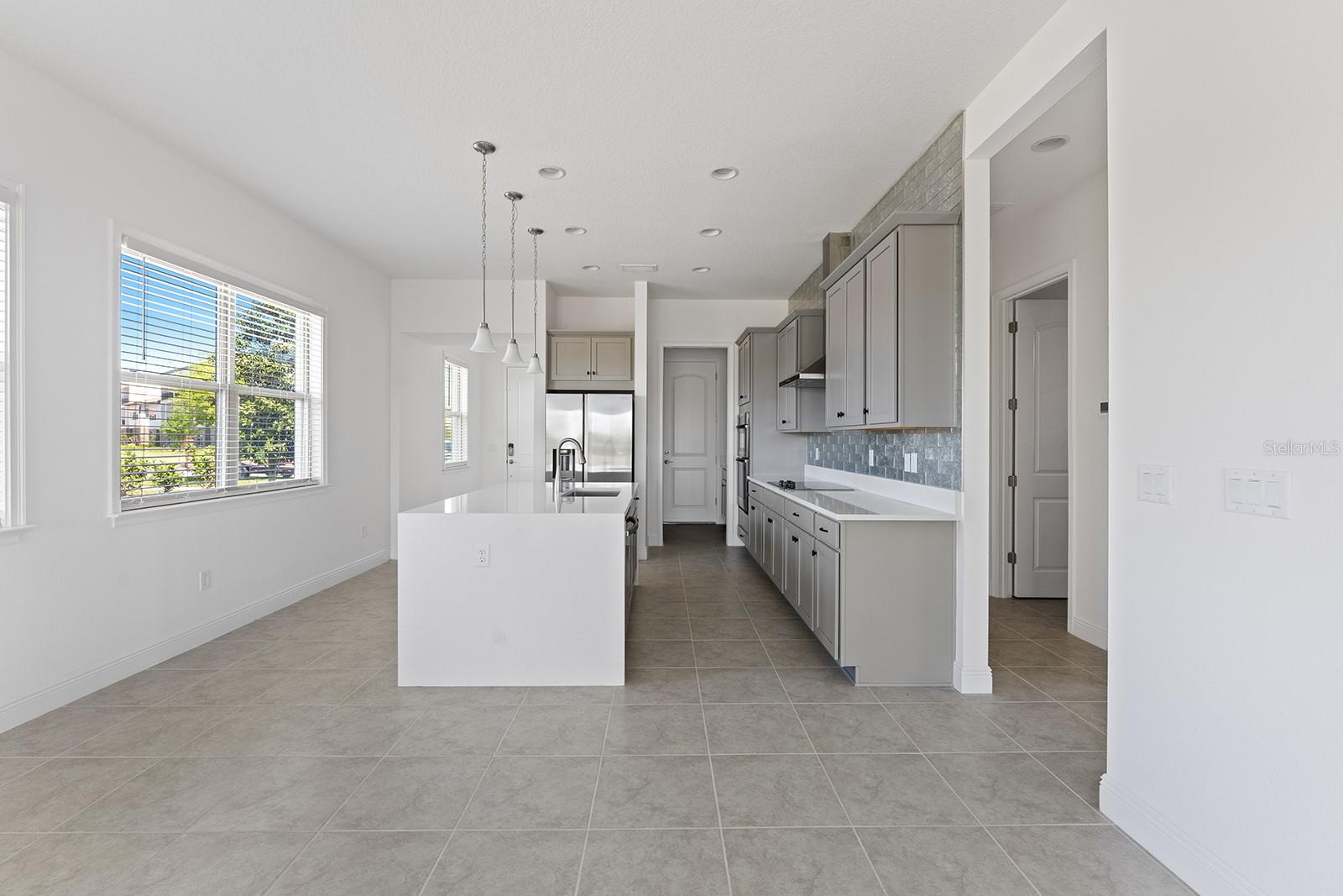 EAGLE CRK VLG J & K PH 2B1 - Residential Lease