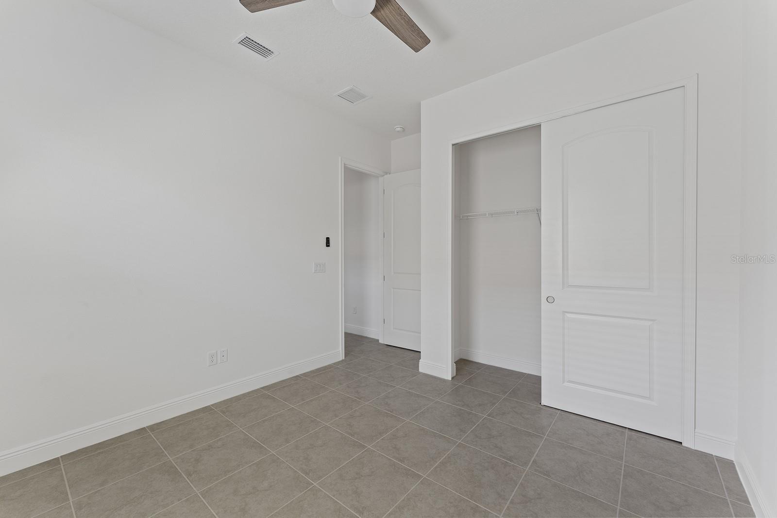 EAGLE CRK VLG J & K PH 2B1 - Residential Lease