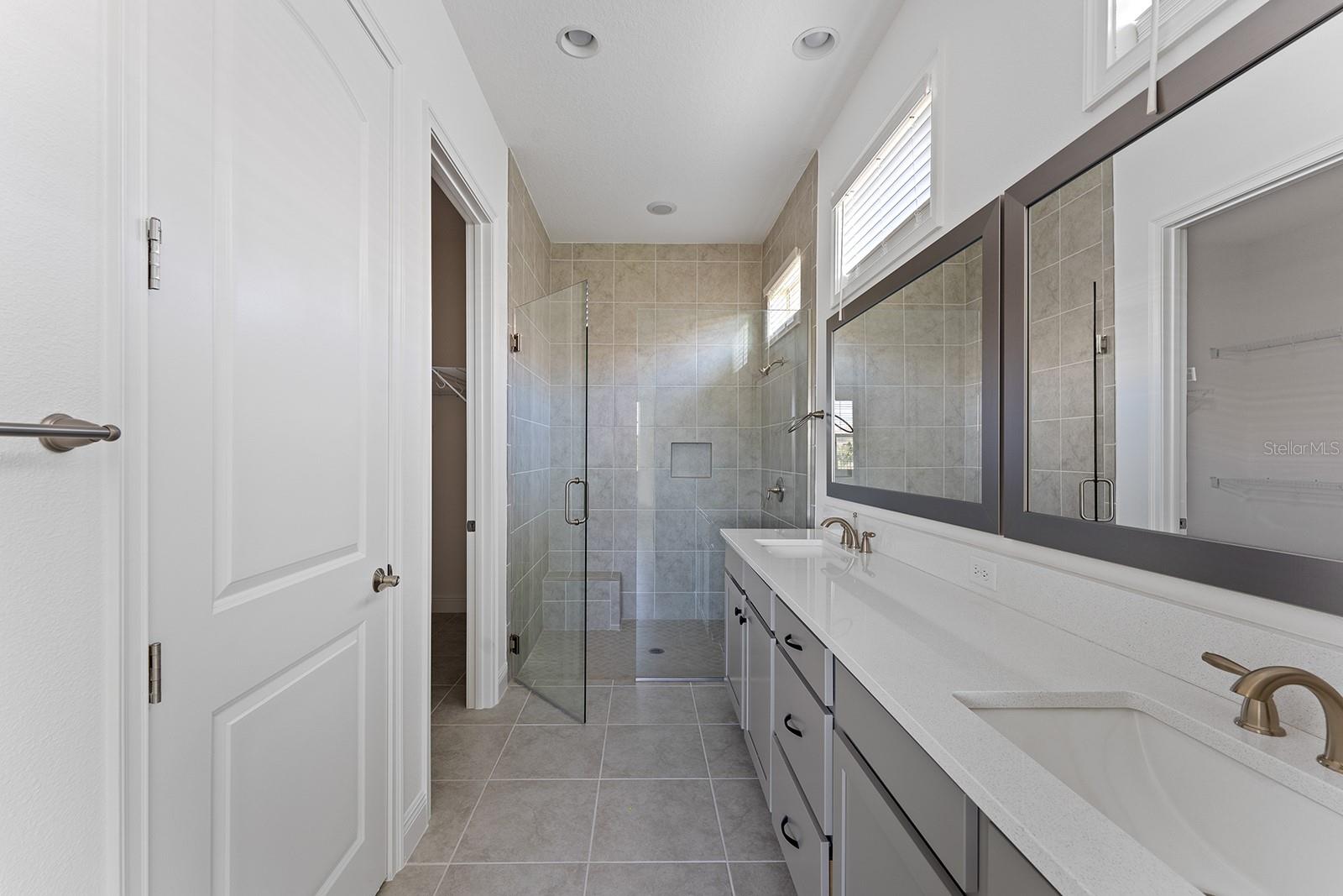 EAGLE CRK VLG J & K PH 2B1 - Residential Lease