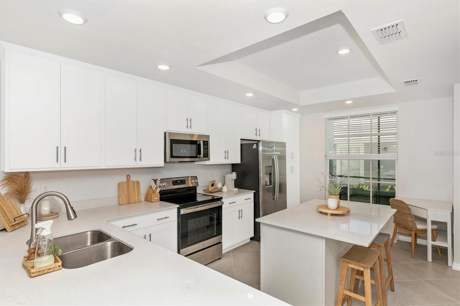 WELLEN PARK GOLF & COUNTRY CLUB - Residential Lease