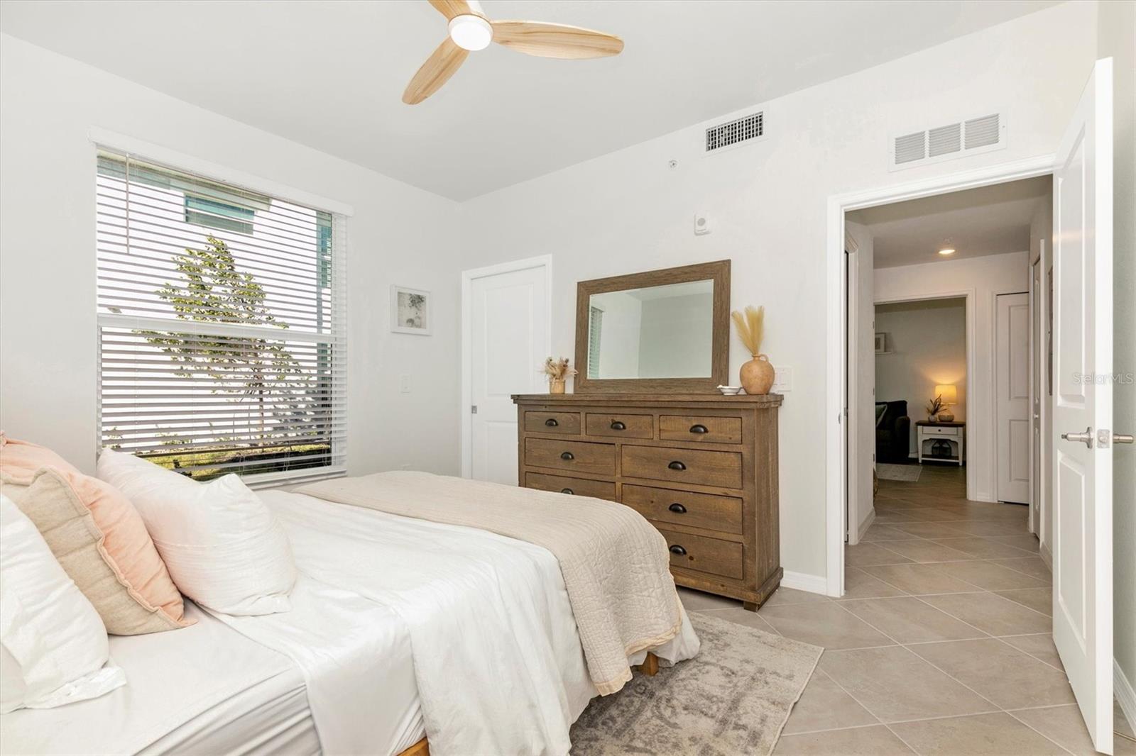 WELLEN PARK GOLF & COUNTRY CLUB - Residential Lease